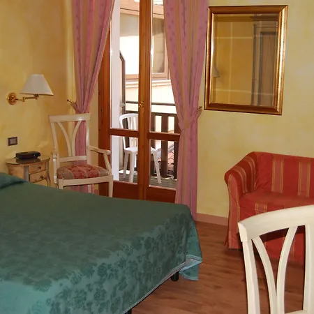 Apartahotel Garda Sol &